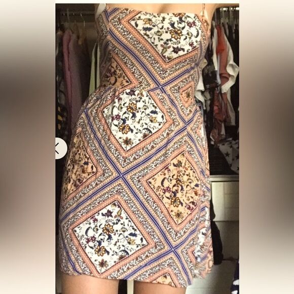 Divided Multicolor Patterned Dress - Picture 6 of 7